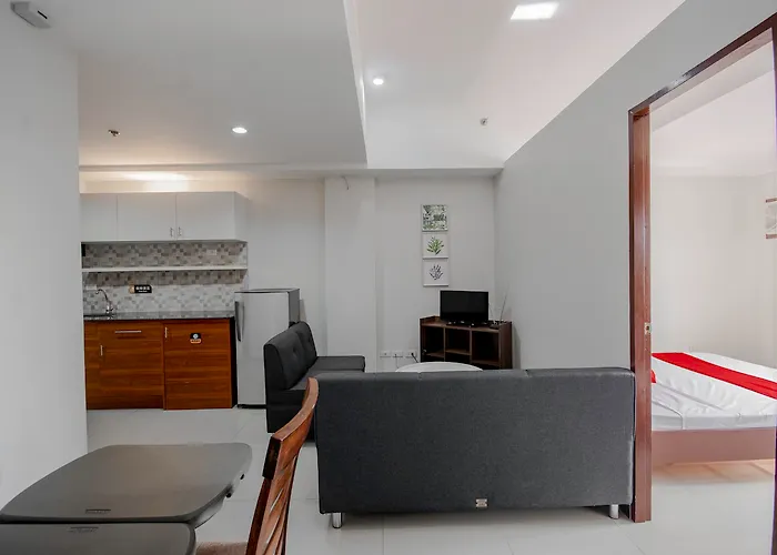 Cornerstone Manor Hotel 3*