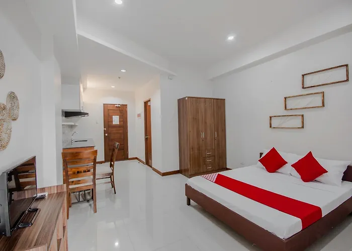 Cornerstone Manor 3*