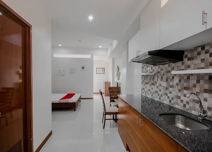 Hotel Cornerstone Manor 3*
