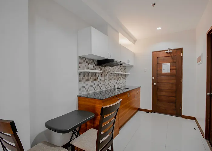 Cornerstone Manor 3*