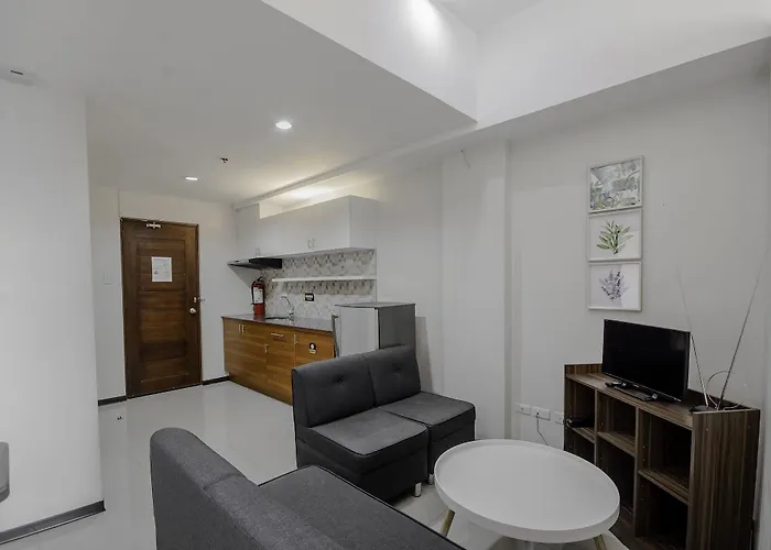 Cornerstone Manor Hotel 3*