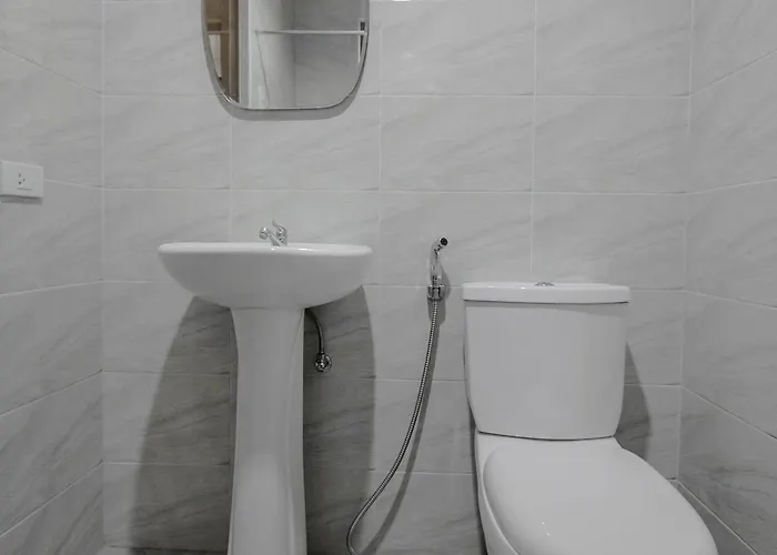 Cornerstone Manor Hotel 3*